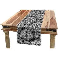 Abakuhaus Mandala Tafelloper – Ethnisch patroon – 40x300 cm, zwart-wit
