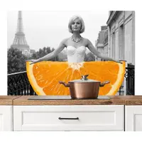 KitchenYeah Spatscherm keuken 120x80 cm - Kookplaat achterwand Sinaasappel - Eiffeltoren - Vrouw - Muurbeschermer - Spatwand fornuis - Hoogwaardig aluminium