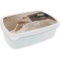 MuchoWow Broodtrommel Wit - Lunchbox Champagne - Bed - Bubbels - Brooddoos 18x12x6 cm - Brood lunch box - Broodtrommels voor kinderen en volwassenen