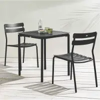 Oviala - Vierkante terrastafel (70 x 70 cm) en 2 zwarte stoelen - Almada