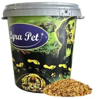 Lyra 10 kg Premium zachtvoer in een bak van 30 liter