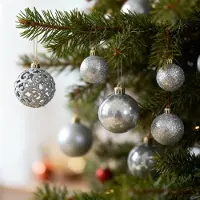 EDO Kerstballen Set Met Kerstboom Piek – Zilverkleurige Kerstversiering – Mix Van Glanzend Mat En Glitter – Kunststof Onbreekbaar – Voor Kerstboom Decoratie – Ø3 Ø4 Ø6 Cm – Piek 20 Cm [-3083]