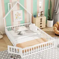 OKWISH Montessori Huisbed met deurtje – 140x200 cm (twijfelaar) – Vloerbed met uitvalbeveiliging en schoorsteen – Voor zelfstandig spelen & slapen – Wit – Grenenhout