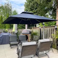 Laura Zweefparasol 300x300 cm XXL – 360° Draaibaar & Kantelbaar met Parasolvoet – UV50+ Waterafstotend Aluminium Tuinparasol met Zwengel – Grijs –