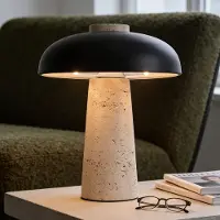 LumenXL Japandi tafellamp Tavio van travertin (natuursteen) met zwarte kap