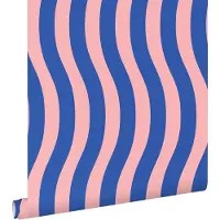 ESTAhome behang golvende strepen blauw en roze - 50 x 900 cm - 131608