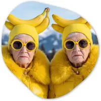 MuchoWow Organische wanddecoratie 60x60 cm - Organisch schilderij Vrouwen - Bananen - Geel - Muurdecoratie woonkamer - Kamer decoratie - Schilderijen - Muurcirkel aesthetic