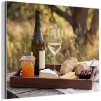 MuchoWow Aluminium schilderij 120x90 cm - Wanddecoratie metaal - Picknick - Wijn - Kaasplankje - Metalen muurdecoratie woonkamer - Decoratie industrieel - Foto op dibond - Industriële accessoires slaapkamer