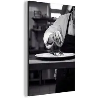 MuchoWow Aluminium schilderij 40x60 cm - Wanddecoratie metaal - Chef - Garnering - Gerecht - Metalen muurdecoratie woonkamer - Decoratie industrieel - Foto op dibond - Industriële accessoires slaapkamer