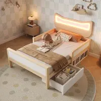 Flieks kinderbed, 90x190 cm, met leerdetails en valbeveiliging. Houten bed, geschikt voor tieners en eenpersoonsgebruik, met lade en opbergruimte. Onbehandeld hout