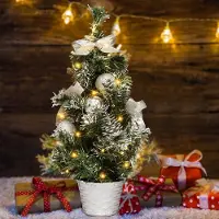 Unyqoos Compacte kunstkerstboom met verlichting en decoraties voor sfeervol interieur