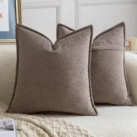 Unyqoos Set van twee zachte taupe kussenhoezen voor stijlvolle woondecoratie