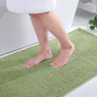 Unyqoos Zachte antislip badmat van chenille in saliegroen, 40 x 60 cm