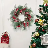 Unyqoos Kunstkerstkrans, 50 cm – Decoratieve krans met rode bessen, dennenappels en kunstmatige dennenaalden, vormbaar, gemaakt van kunststof en schuim, geschikt voor deur en wand