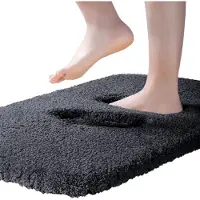 Unyqoos Zwarte microvezel badmat met antislip en hoge absorptie, 60x90 cm