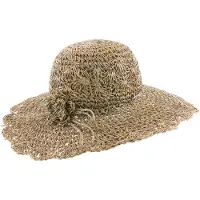 Herman Capeline van natuurlijk zeegrasstro met gekartelde rand en bloemversiering op de achterkant.