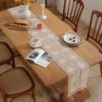 Unyqoos Elegante gehaakte tafelloper in klassiek beige voor stijlvolle tafeldecoratie