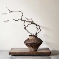 Unyqoos Rustieke keramische vaas met aardse tinten voor sfeervolle woondecoratie, Zwart/Bruin, 15.5cm