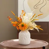Unyqoos Elegante witte vaas met geribbelde afwerking voor veelzijdige decoratie