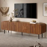 STILVORA TV-kast met 3 deuren en 2 lades, in mid-century stijl. Woonkamerkast met verticale groeven en kabeldoorvoeren. TV-meubel met afgeronde hoeken en metalen poten