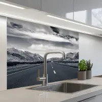 KitchenYeah Keuken achterwand 100x80 cm - Spatscherm zelfklevend Zwart wit - Berg - Weg - Muurbeschermer - Spatwand fornuis