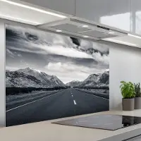 KitchenYeah Spatscherm 120x80 cm - Zelfklevende achterwand Zwart wit - Berg - Weg - Keuken muurbeschermer - Spatwand fornuis