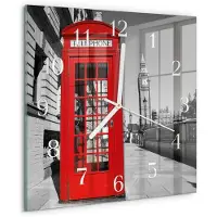 Drukarnia Piga Wandklok - Rode telefooncel Glazen Klok Met Print - 30x30 cm - Rood Moderne Glazen Wandklok - Witte Handen - Vierkante Wandklok - Gekleurde Glazen Klok - Glazen Klok Met Print
