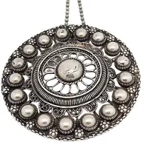 Zeeuws Meisje -Grootste Zeeuwse knop 7 cm zwaar verzilverd met lange en korte bolletjesketting