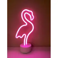Impuls LED flamingo met neonlicht roze neon licht - Op batterijen en USB - hoogte 29.5 x 14.5 x 8.5 cm - - Tafellamp - Nachtlamp - Decoratieve verlichting - Woonaccessoires