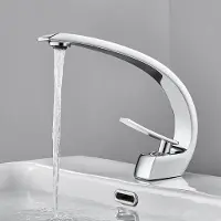 Auralum Max Wastafelkraan Zilver - Modern Design Badkamerkraan - Mengkraan Warm en Koud - Inclusief Montage Set