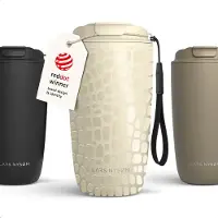 LARS NYSØM Nøgen Thermo Coffee Mug-to-go 500ml - BPA-vrij met Isolatie - Met Draagriem & Tritan Deksel (Almond Beige/Crocodile/Gloss Beige)