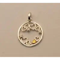 925 Sterling zilveren hanger rondje met zilveren hartjes en 1 verguld met 1 Mircron 18k geel goud hartje - hartjes hangertje - liefdes hangertje - hangertje voor geliefde van een goud hart