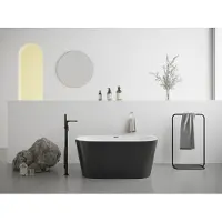 Vente-unique Halfvrijstaand bad - 255 liter - 180 x 75 x 58 cm - Glanzend zwart - Acryl - DIVINA L 180 cm x H 58 cm x D 75 cm