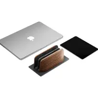 Famanu – Verticale laptopstandaard - dubbele walnoothouten laptophouder met sleuven voor bureau - in breedte verstelbaar dock van natuurlijk hout en aluminium