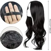 Famanu Lange golvende zwarte pruik voor vrouwen en meisjes, 68 cm lang, krullend, vol haar, golvend, hittebestendig, pruik, cosplay, kostuum, charmante pruik voor dagelijks carnaval (zwart)
