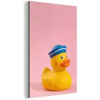MuchoWow Aluminium schilderij 40x60 cm - Wanddecoratie metaal - Matroos - Eend - Roze - Metalen muurdecoratie woonkamer - Decoratie industrieel - Foto op dibond - Industriële accessoires slaapkamer