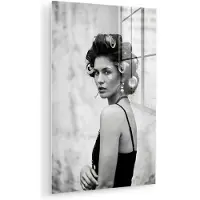 MuchoWow Glasschilderij 120x180 cm - Schilderij acrylglas - Edgy - Vrouw - Zwart - Wit - Foto op glas - Muurdecoratie woonkamer - Wanddecoratie slaapkamer - Schilderijen