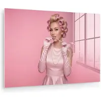 MuchoWow Glasschilderij 60x40 cm - Schilderij acrylglas - Vrouw - Roze - Parelketting - Krulspelden - Foto op glas - Muurdecoratie woonkamer - Wanddecoratie slaapkamer - Schilderijen