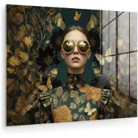 MuchoWow Glasschilderij 80x60 cm - Schilderij acrylglas - Vrouw - Bladeren - Goud - Vlinders - Foto op glas - Muurdecoratie woonkamer - Wanddecoratie slaapkamer - Schilderijen
