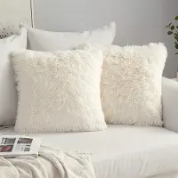 Famanu - Set van 2 kussenslopen uit imitatiebont, pluizige zachte decoratieve vierkante kussenhoezen, pluchen hoezen uit kunstbont, voor woonkamer bank slaapkamer, 40 x 40 cm, crème wit