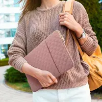 Famanu - 13 inch laptophoes met gevoerde binnenkant en roze afwerking, waterafstotende beschermtas