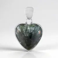 Cavill - Zilveren hanger met hartvormige serafiniet cabochon 16,6 ct - 925 sterling zilver gerhodineerd - natuurlijke edelsteen - duurzaam elegant