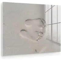 MuchoWow Glasschilderij 40x30 cm - Schilderij acrylglas - Voeten - Afdrukken - Zand - Foto op glas - Muurdecoratie woonkamer - Wanddecoratie slaapkamer - Schilderijen