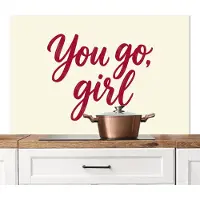 KitchenYeah Spatscherm keuken 120x80 cm - Kookplaat achterwand you go girl - Rood - Wit - Muurbeschermer - Spatwand fornuis - Hoogwaardig aluminium