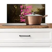 KitchenYeah Spatscherm keuken 70x30 cm - Kookplaat achterwand Klassiek - Humor - Roze - Muurbeschermer - Spatwand fornuis - Hoogwaardig aluminium