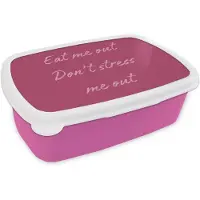 MuchoWow Broodtrommel Roze - Lunchbox eat me out don't stress me out - Roze - Minimalistisch - Brooddoos 18x12x6 cm - Brood lunch box - Broodtrommels voor kinderen en volwassenen