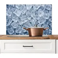 KitchenYeah Spatscherm keuken 80x55 cm - Kookplaat achterwand Ijsblokjes - Water - Blauw - Muurbeschermer - Spatwand fornuis - Hoogwaardig aluminium