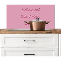 KitchenYeah Spatscherm keuken 90x45 cm - Kookplaat achterwand Eat me out don't stress me out - Roze - Handgeschreven - Muurbeschermer - Spatwand fornuis - Hoogwaardig aluminium
