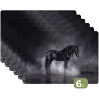KitchenYeah Placemats - 6 stuks - 45x30 cm - Placemat kunststof - Paard - Magisch - Zwart - Borden onderleggers - Decoratie voor op tafel - Keuken tafeldecoratie accessoires - Vinyl onderlegger - Tafelversiering