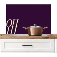 KitchenYeah Spatscherm keuken 80x55 cm - Kookplaat achterwand Oh hi - Paars - Cursief - Muurbeschermer - Spatwand fornuis - Hoogwaardig aluminium